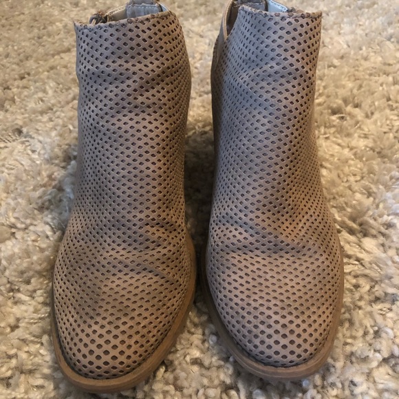 Suede ankle bootie ✨ - Picture 2 of 3